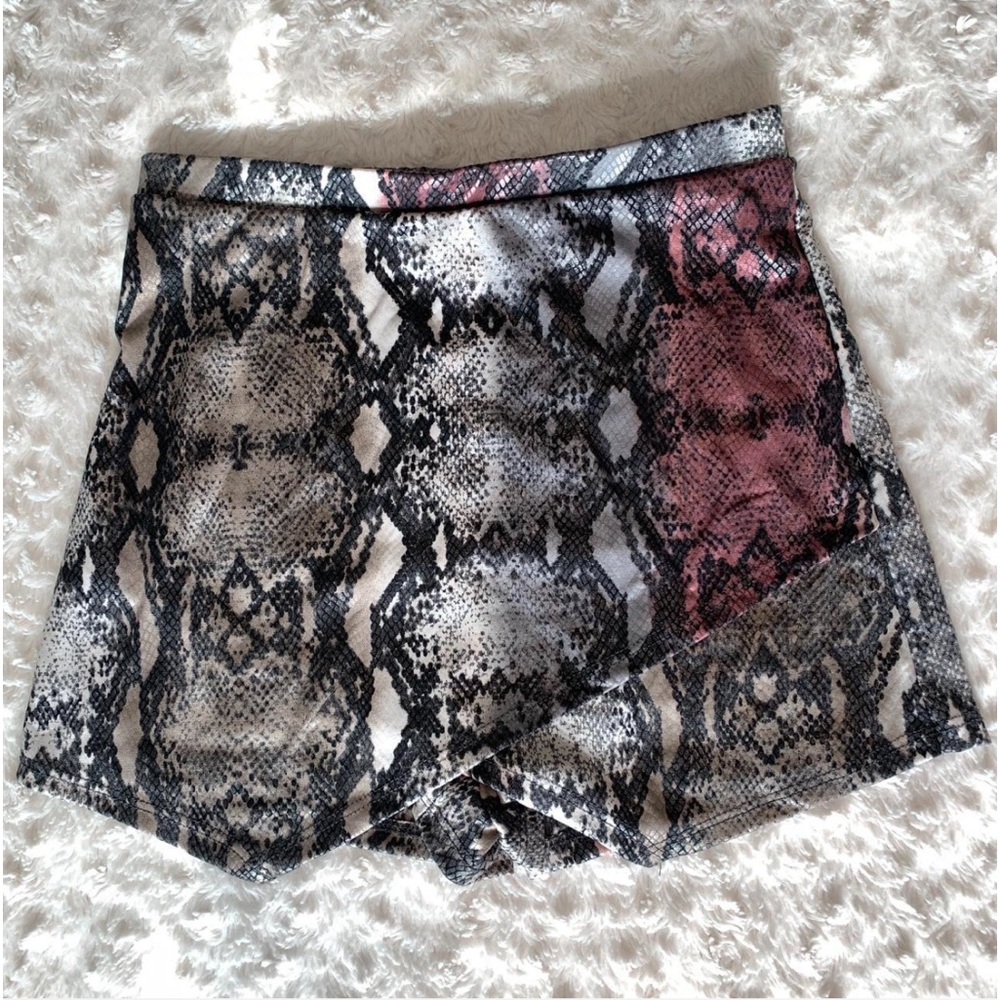 snake print skort